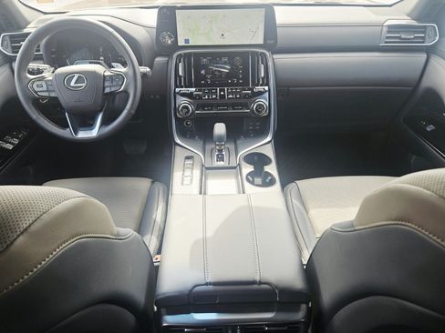 Used 2025 Lexus LX 700h Overtrail AWD/4WD image 16