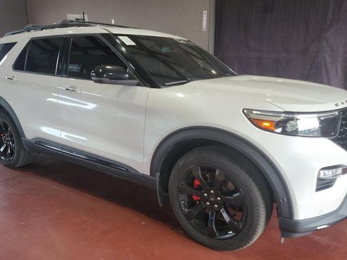 Used 2022 Ford Explorer ST w/ Equipment Group 401A AWD/4WD image 3