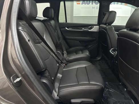 Used 2020 Cadillac XT6 Premium Luxury AWD/4WD image 35