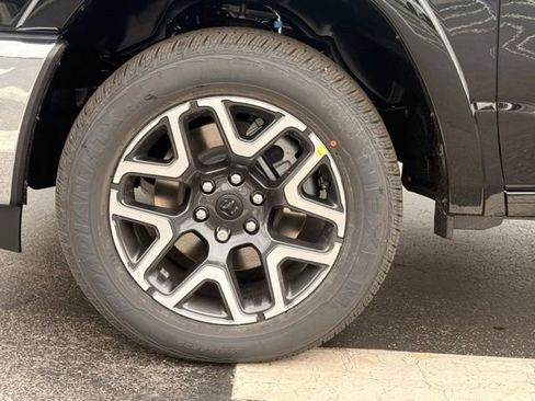 New 2026 RAM 1500 Laramie AWD/4WD image 14
