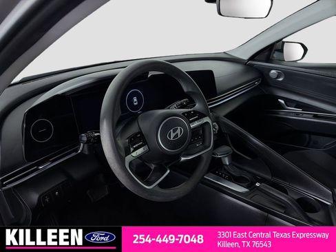 Used 2024 Hyundai Elantra SEL FWD image 10