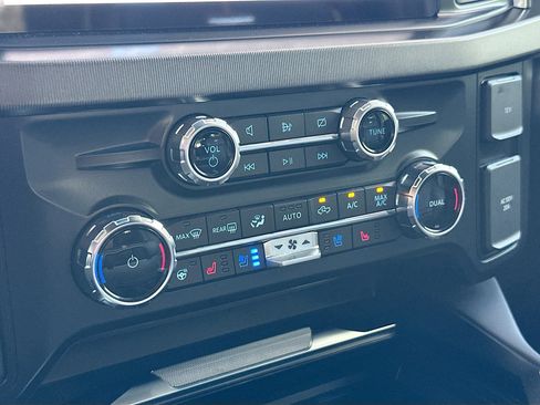 Used 2024 Ford F250 Platinum w/ FX4 Off-Road Package image 16