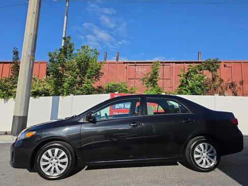 Used 2013 Toyota Corolla LE FWD image 11