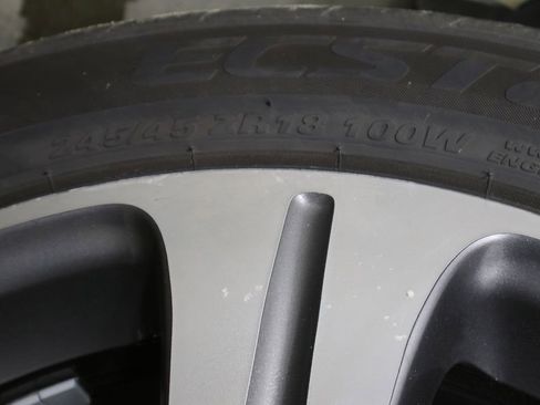 Used 2017 Mercedes-Benz E 300 4MATIC image 41