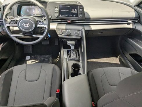 New 2026 Hyundai Elantra SE FWD image 13