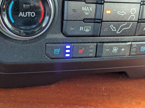 Used 2019 Ford F250 King Ranch w/ King Ranch Ultimate Package AWD/4WD image 29