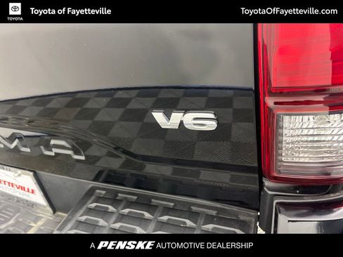 Used 2018 Toyota Tacoma SR w/ SR Convenience Package AWD/4WD image 12