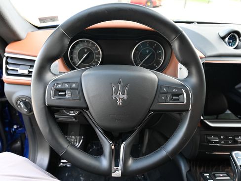 Used 2022 Maserati Ghibli Modena Q4 AWD/4WD image 24