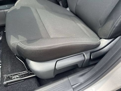 Used 2025 Nissan Rogue S FWD image 28
