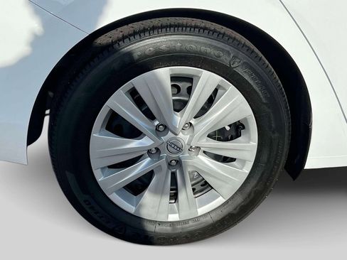 Certified 2025 Nissan Sentra S image 9