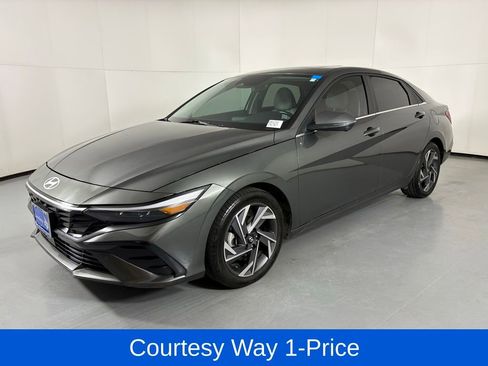 Used 2024 Hyundai Elantra Limited FWD image 5
