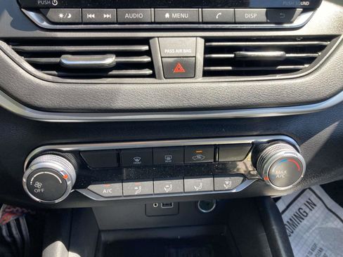 Used 2022 Nissan Altima 2.5 S FWD image 22