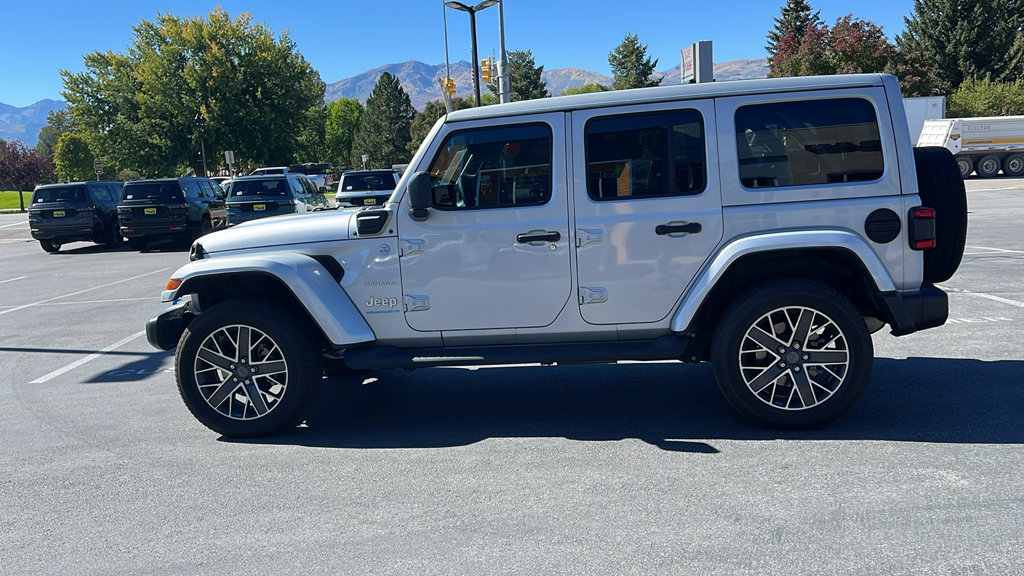 Used 2023 Jeep Wrangler Unlimited Sahara w/ Cold Weather Group AWD/4WD image 6