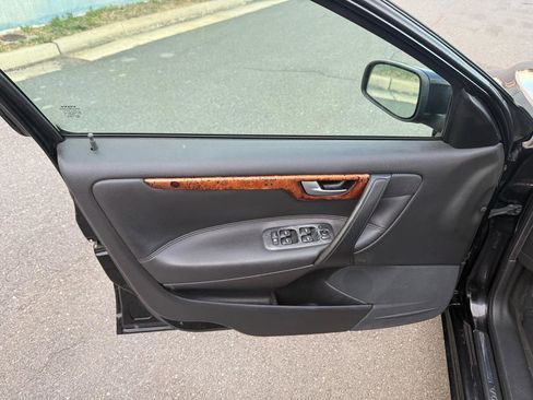 Used 2005 Volvo S60 2.5T image 15