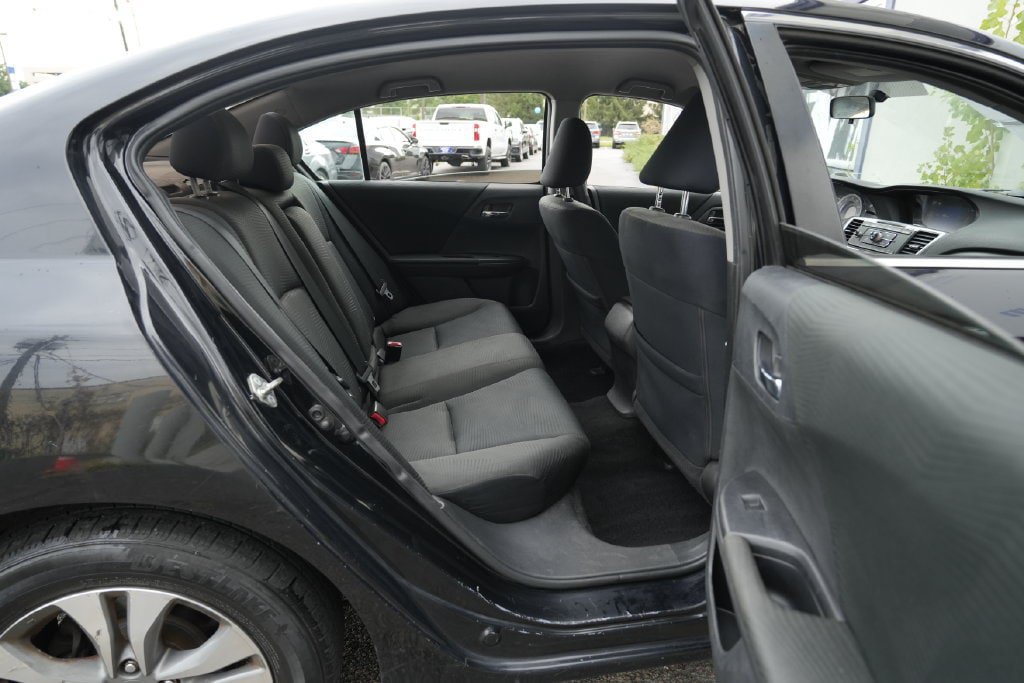 Used 2015 Honda Accord LX image 32