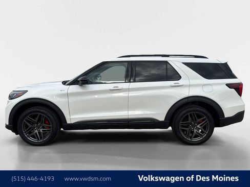 Used 2025 Ford Explorer ST-Line w/ ST-Line Street Pack image 3