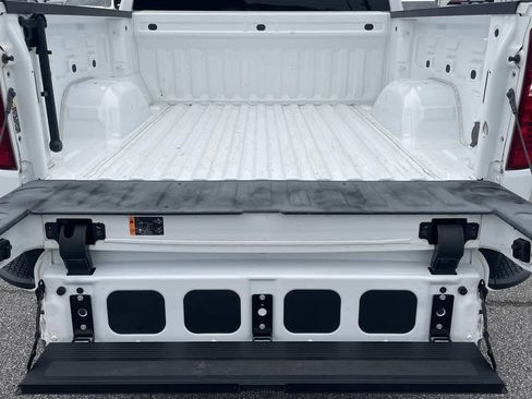 Used 2022 Chevrolet Silverado 1500 Custom RWD image 11