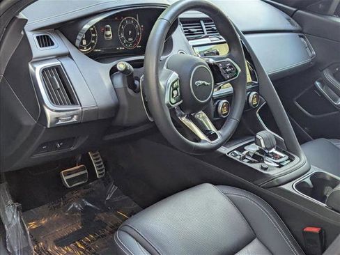 Certified 2024 Jaguar E-PACE R-Dynamic SE AWD/4WD image 10