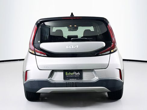 Used 2023 Kia Soul LX image 7