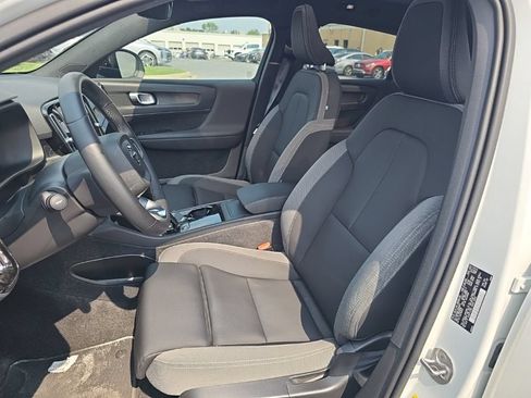 Used 2023 Volvo C40 P8 Recharge Plus w/ Climate Package AWD/4WD image 3