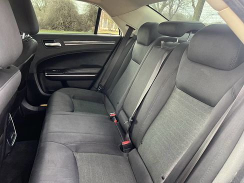 Used 2019 Chrysler 300 Touring w/ Sport Appearance Package AWD/4WD image 27