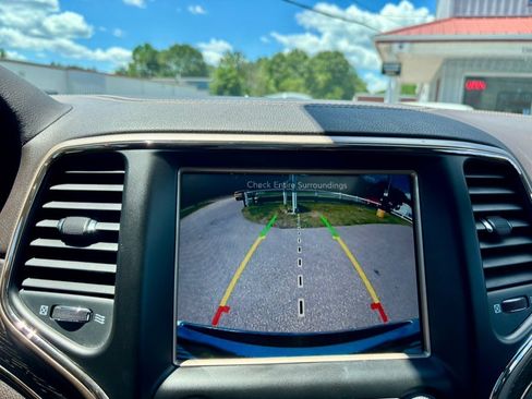 Used 2017 Jeep Grand Cherokee Summit AWD/4WD image 22