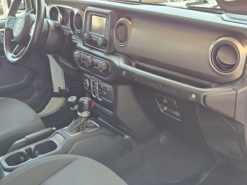 Used 2020 Jeep Wrangler Unlimited Sport S AWD/4WD image 25