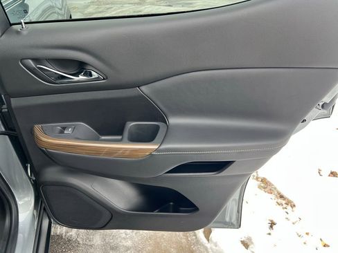 Used 2023 GMC Acadia SLE w/ Driver Convenience Package image 26