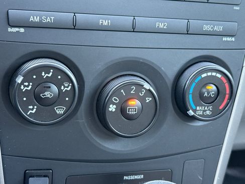 Used 2012 Toyota Corolla image 21