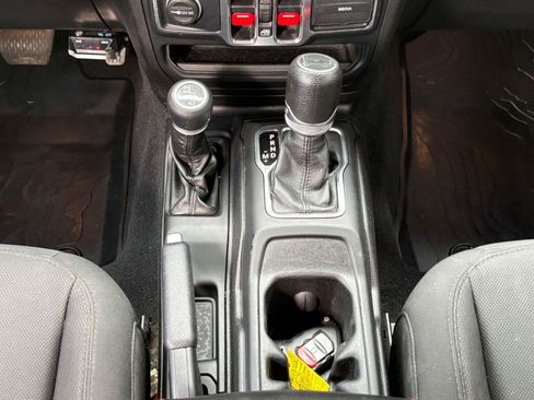 Used 2019 Jeep Wrangler Unlimited Sport S AWD/4WD image 23