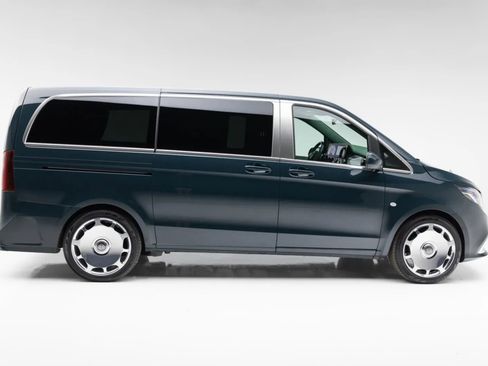 Used 2022 Mercedes-Benz Metris Passenger image 9