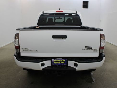 Used 2014 Toyota Tacoma PreRunner w/ TRD Sport Package image 4