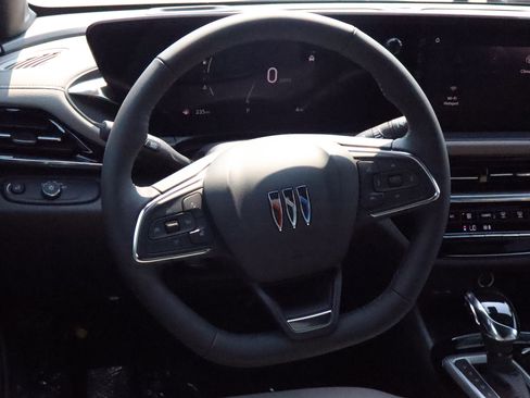 New 2025 Buick Envista Avenir image 9