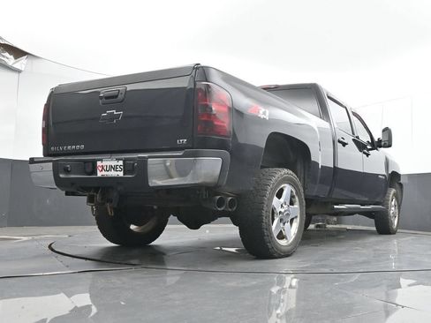 Used 2014 Chevrolet Silverado 2500 LTZ w/ LTZ Plus Package AWD/4WD image 36