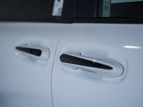 New 2026 Toyota Sienna XLE Woodland Edition AWD/4WD image 17