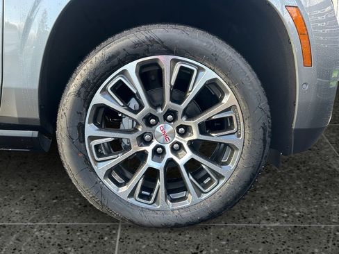 New 2026 GMC Yukon Denali w/ Denali Reserve Package image 9