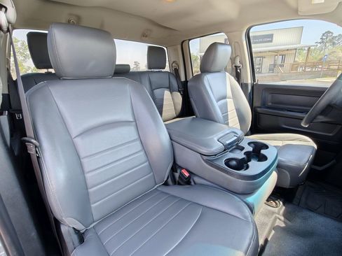 Used 2018 RAM 1500 ST RWD image 27