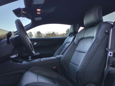 Used 2025 Ford Mustang GT Premium image 16