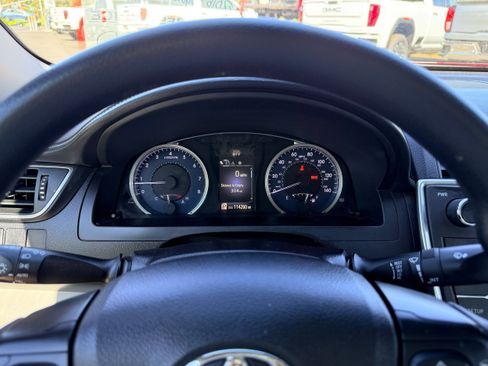 Used 2016 Toyota Camry LE FWD image 16
