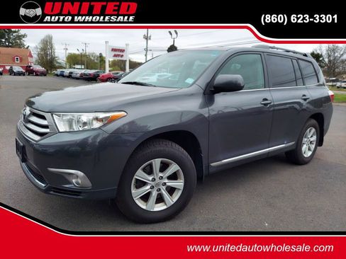 Used 2012 Toyota Highlander SE w/ Tow Pkg image 1
