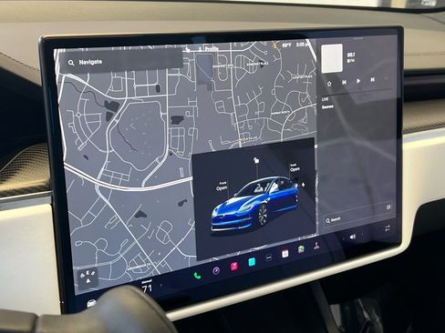 Used 2021 Tesla Model S Plaid image 18