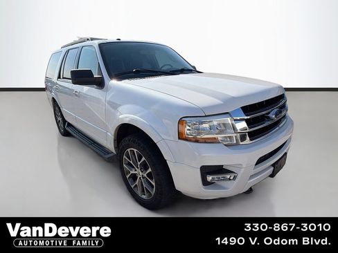 Used 2017 Ford Expedition XLT w/ Equipment Group 202A AWD/4WD image 1