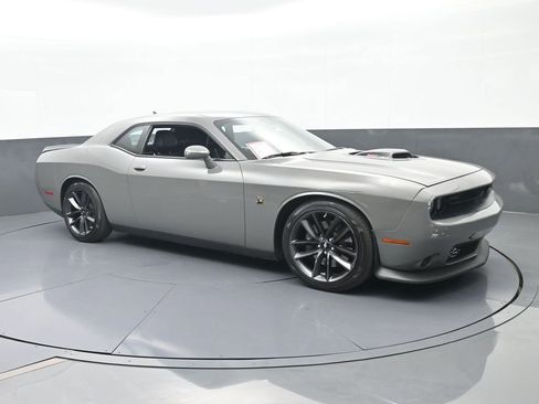 Used 2019 Dodge Challenger R/T Scat Pack w/ Shaker Package image 8