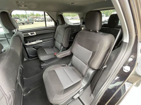 Used 2024 Ford Explorer XLT image 34
