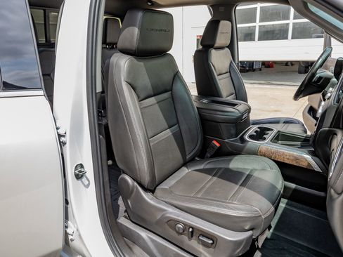 Used 2021 GMC Sierra 3500 Denali w/ Denali Ultimate Package image 30