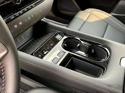 Certified 2025 Nissan Murano SV AWD/4WD image 17