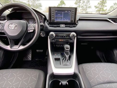 Used 2021 Toyota RAV4 XLE image 14
