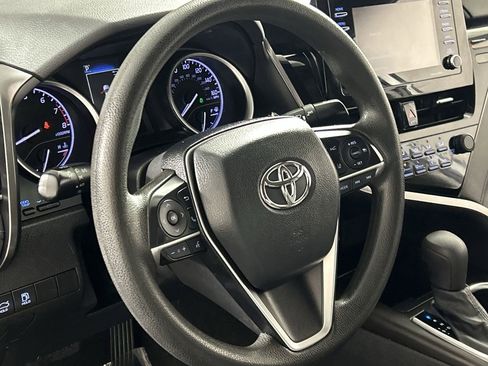Used 2021 Toyota Camry LE image 13