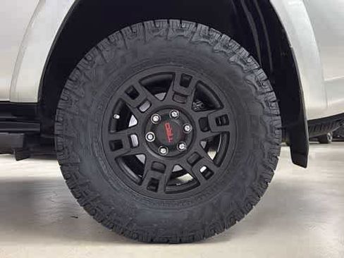 Used 2018 Toyota 4Runner SR5 RWD image 9