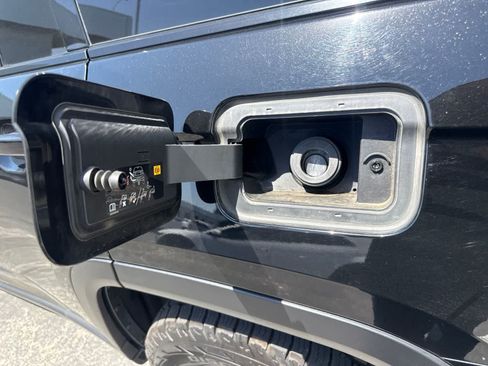 Used 2021 Jeep Grand Cherokee L Limited AWD/4WD image 11